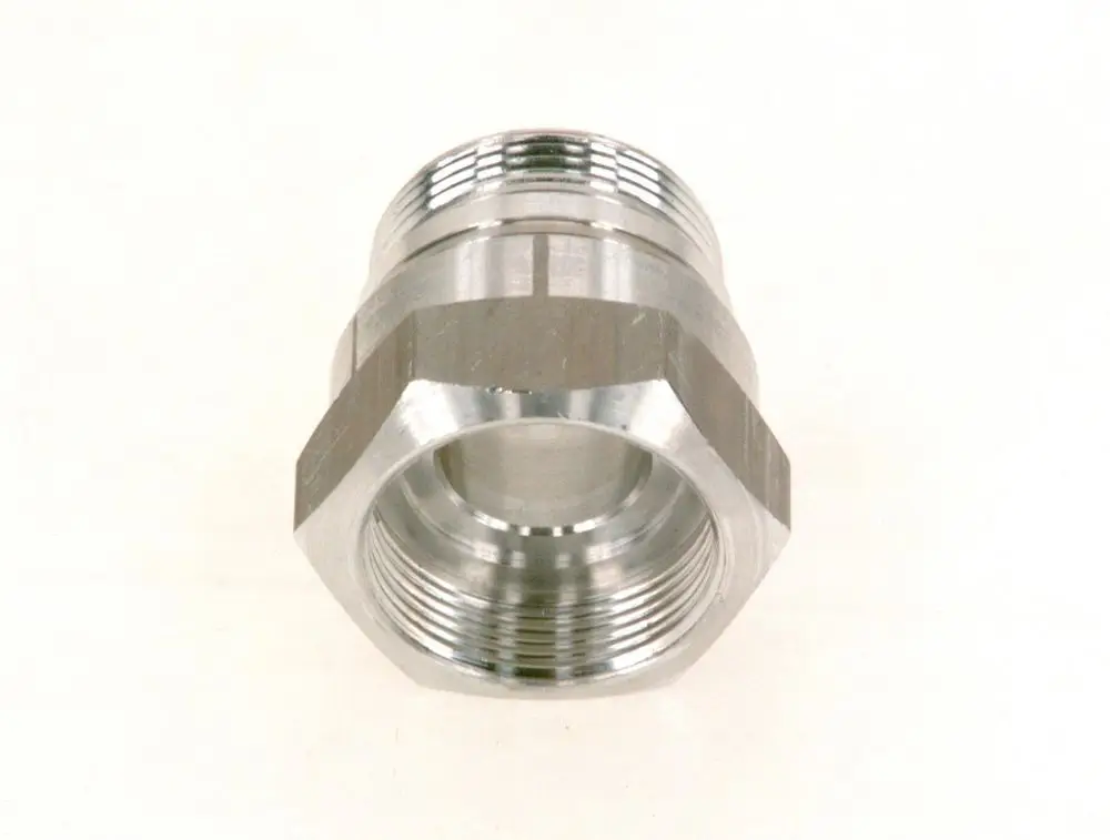 BOSCH Schraubstutzen aus Metall mit Innen- und Außengewinde, zylindrischer Form und sechsseitiger Kante. Geeignet für Rohrverbindungen in verschiedenen Anwendungen.